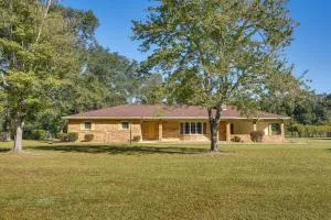 Vintage Chipley Getaway on Large Private Property - Chipley