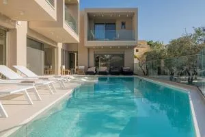 Beachfront Villa Edem Dedicated Beach Space - Heated Pool - Mardhátion