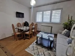 Saray-Ovasi - Free Parking, AC & Garden - Šip