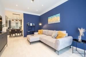 Admiral Blue Apartment with balcony