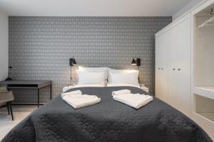 Admiral Blue Apartment with balcony