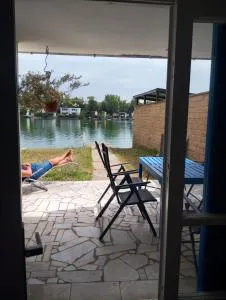 Chata pri jazere - Slnečné jazerá - Pusté Úľany