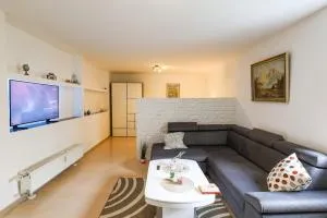 zentrale Lage Apartment nähe Düsseldorf Airport, Messe - Großenbaum