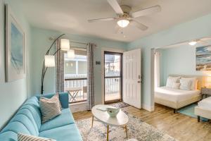 Gulf Shores Condo with Pool Walk to Beaches!