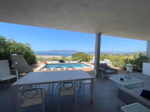 Villas Villa Pietrosella, vue sur la baie d-Ajaccio : photos des chambres