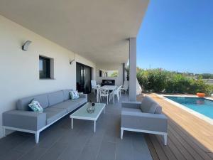 Villas Villa Pietrosella, vue sur la baie d-Ajaccio : photos des chambres