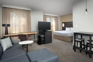 King Studio with Sofa Bed– Allergy Friendly room in Residence Inn by Marriott Phoenix Airport