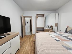 Brand new apartment with free parking near city center