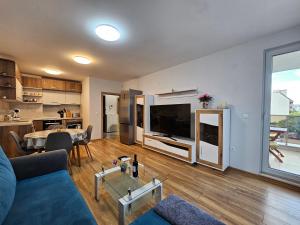 Brand new apartment with free parking near city center