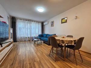 Brand new apartment with free parking near city center