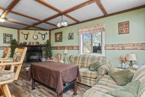 Off Grid Cozy Private Cabin