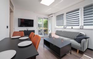 Amazing Apartment In Vranici With Wifi 