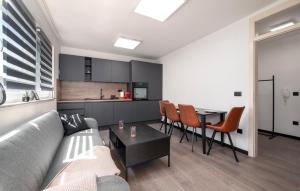 Amazing Apartment In Vranici With Wifi 