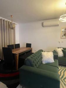 Twin House Mountain View sahel