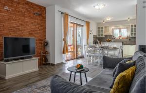 Pet Friendly Home In Vrsi With Wifi 