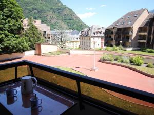 Centre-ville Bagnères-de-Luchon T2 avec balcon, WiFi, animaux admis - FR-1-313-233