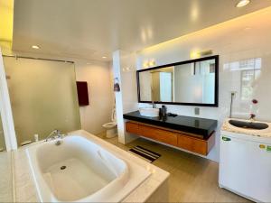 By The Beach Apartment