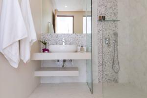 Luxury pool 3 bedrooms villa near Wat Plailaem