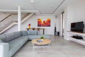 Luxury pool 3 bedrooms villa near Wat Plailaem