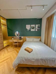 International Plaza, District 1