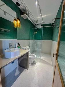 International Plaza, District 1