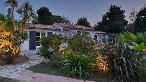 B&B / Chambres d'hotes Le Jardin des Portes : photos des chambres