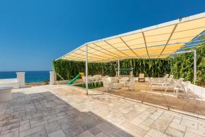 Respira Mare by BarbarHouse