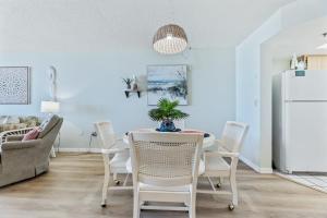 Ocean View 7th Floor Pool Walk to Shopping & Dining Ocean Trillium Condo #701