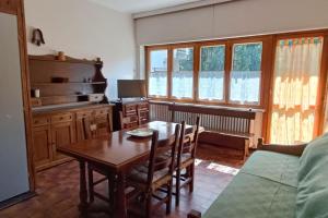 Appartamento con giardino e garage privati, accesso diretto al garage