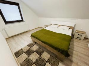 Szencsedi kulcsosház medencével