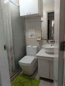 Studio Condo in Birch Tower Malate Manila - Carosa Staycation