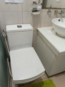 Studio Condo in Birch Tower Malate Manila - Infront of Mall