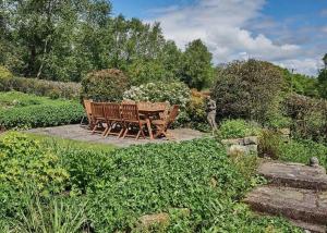 5 bedroom cottage in rural Staffordshire