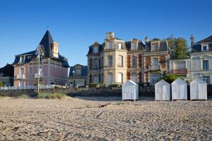 Maisons de vacances La perle-Maison de pecheur a Saint-Aubin-sur-Mer : photos des chambres