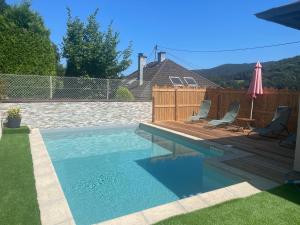 LImpasse 2-6 personnes, spa, cheminée et piscine en été