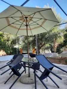 Et In Arkadia Ego - Dhernikaíika