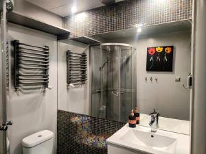 Mirror Gold & Grey Studios