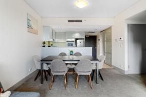CBD Apt near Town Hall, QVB & Darling Harbour & ICC