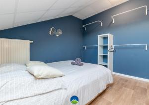 Appartements 3 APPTS - 3 a 7 lits - Parfait 6 a 10 pers - max 29 pers - 1 immeuble - Convivialite, Rentabilite ------ ENGLISH - 3 APTS - 3 to 7 beds - Ideal for 6 to 10 guests - Up to 29 - Same building -- Cattenom : photos des chambres