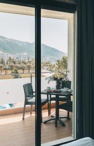 Modern Oasis Seaview