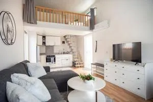 Modern guest house, near the beach on Öckerö - Skarvik