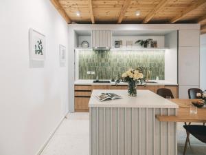 Modern Oasis Seaview