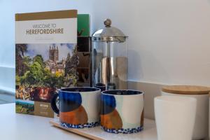 Stunning Studio with Countryside Views & Parking