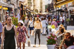 Quiet Luxury Apartment with 2 rooms in the City Centre BB