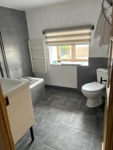 Maisons d'hotes La Marelle : Chambre Triple avec Salle de Bains Privative
