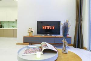 Chalton Suites - Landmark 81 Area, Ice Rink & Grand Park