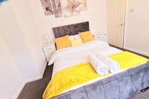 Cosy Entire 3 bed house with free parking