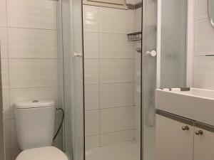Appartements Studio cosy avec climatisation, WIFI et parking - FR-1-553-234 : photos des chambres