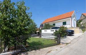 Three-Bedroom Holiday Home In Katuni