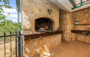 Three-Bedroom Holiday Home In Katuni